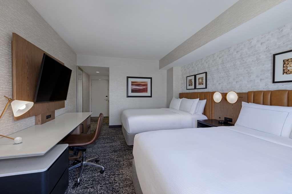 Doubletree By Hilton Las Vegas East Flamingo Room photo