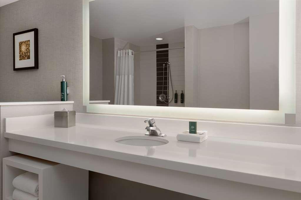 Doubletree By Hilton Las Vegas East Flamingo Room photo