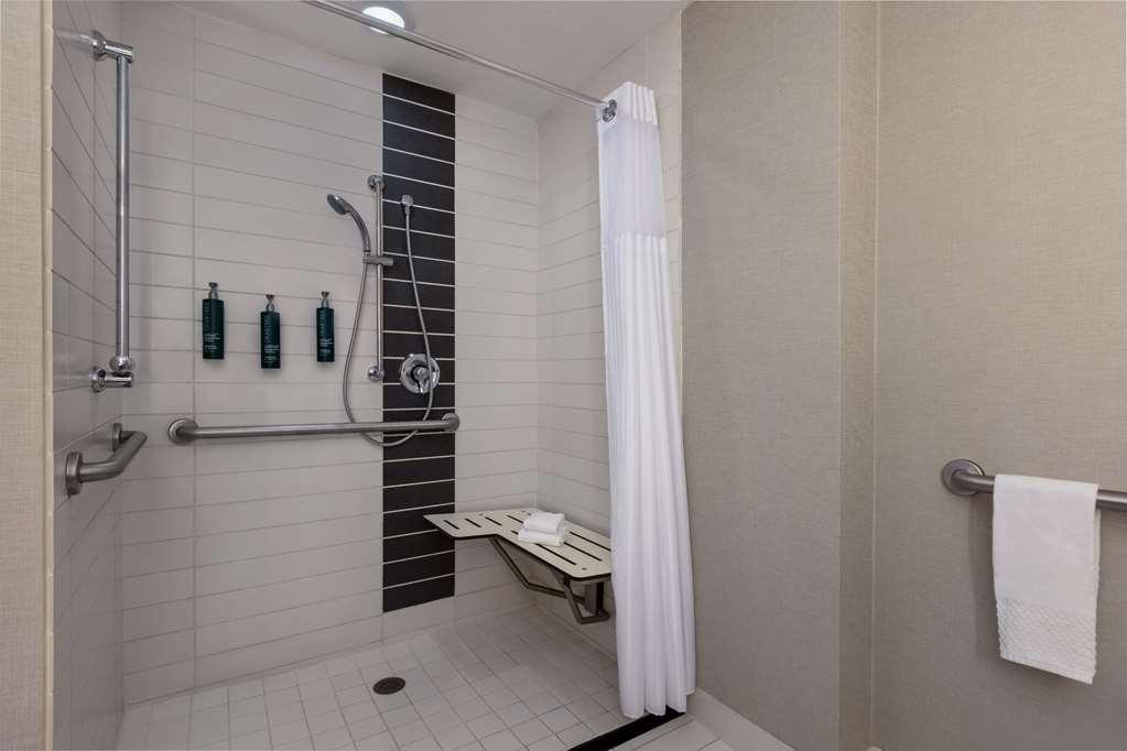 Doubletree By Hilton Las Vegas East Flamingo Room photo
