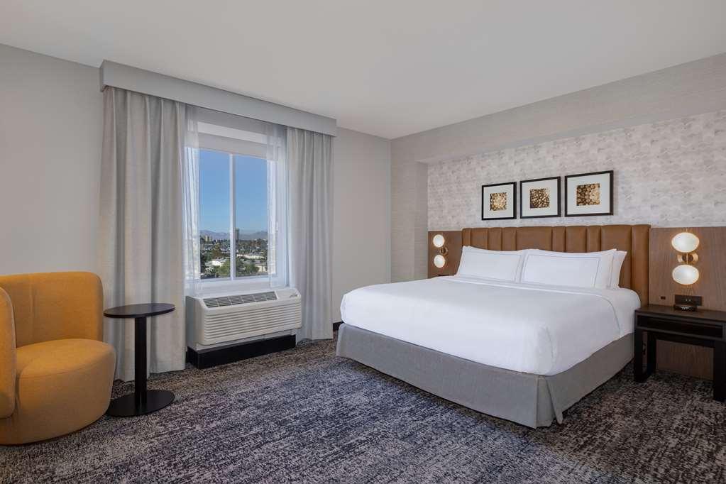 Doubletree By Hilton Las Vegas East Flamingo Room photo