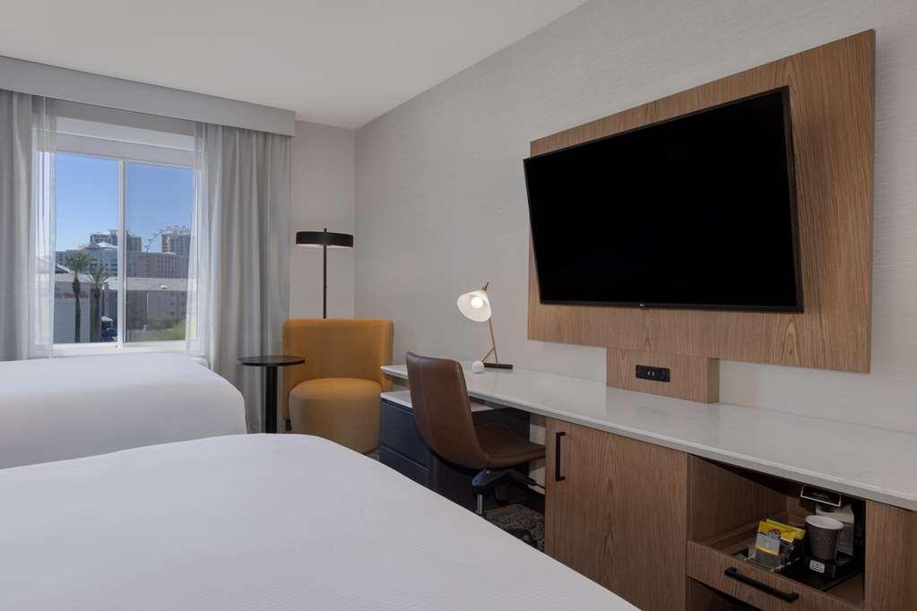 Doubletree By Hilton Las Vegas East Flamingo Room photo