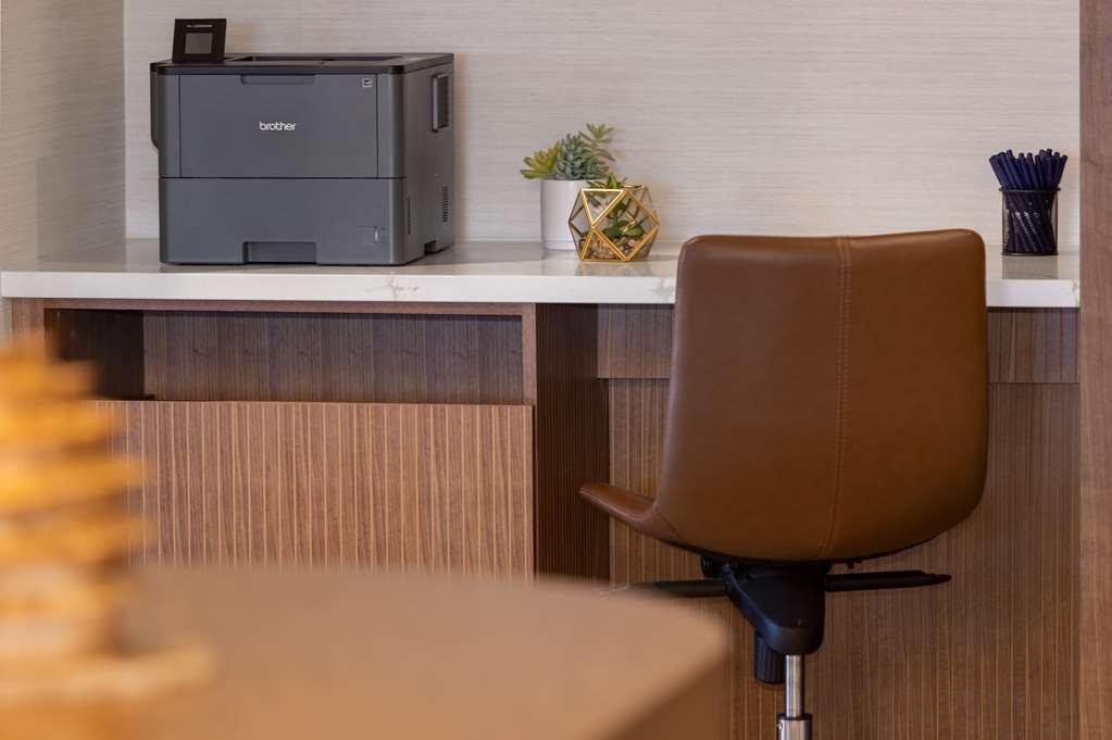 Doubletree By Hilton Las Vegas East Flamingo Facilities photo
