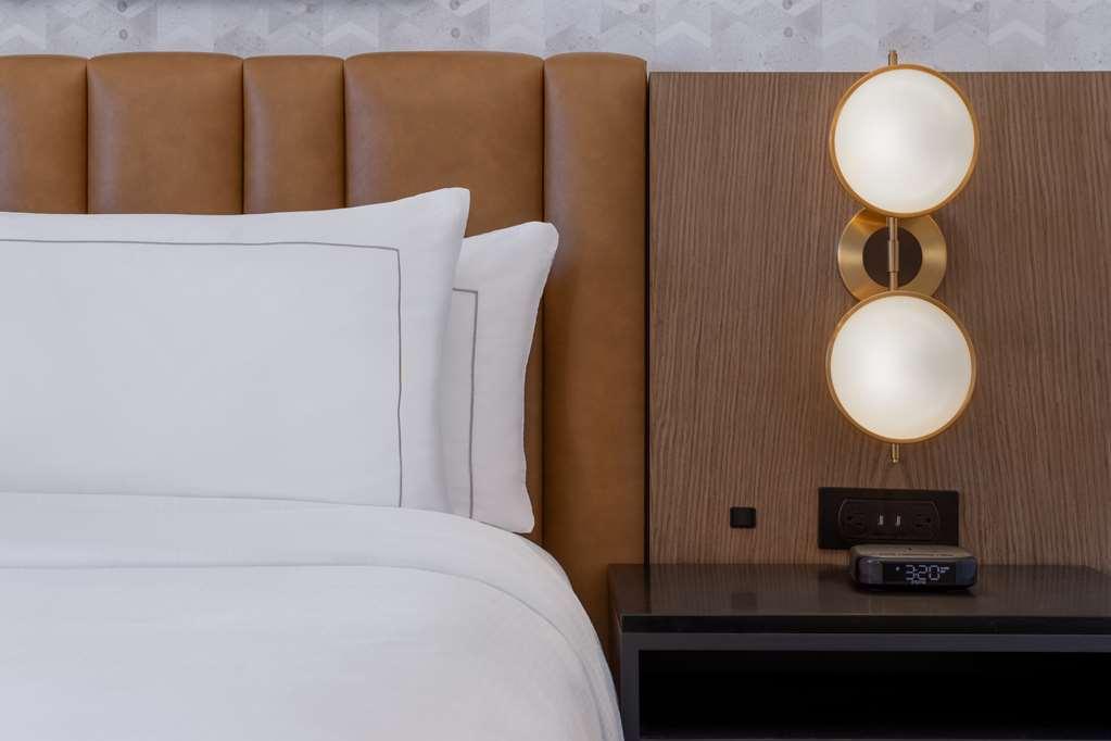 Doubletree By Hilton Las Vegas East Flamingo Room photo